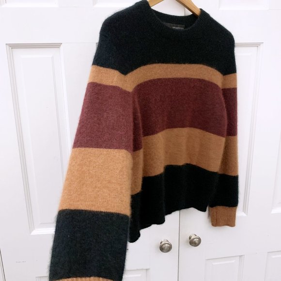 360 Sweater Sammy Sweater - Picture 9 of 10